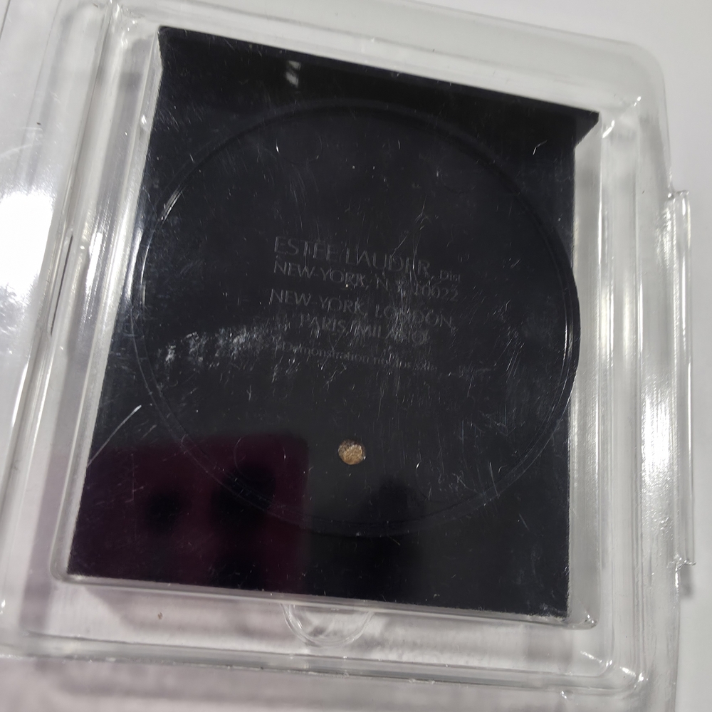 ESTÈE LAUDER | Perfecting Pressed Powder - Deep - Picture 5 of 5